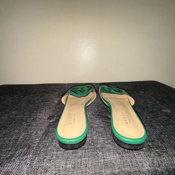 WOMEN'S INTERLOCKING G CUT-OUT SLIDE SANDAL Size 8 - Picture 3 of 4